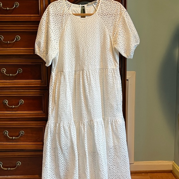 Everlane The Tiered Eyelet Dress - Picture 2 of 6